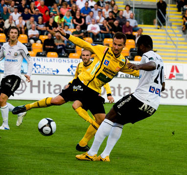 Daniel Nicklasson, Mjällby och Samuel Wowoah, Örebro