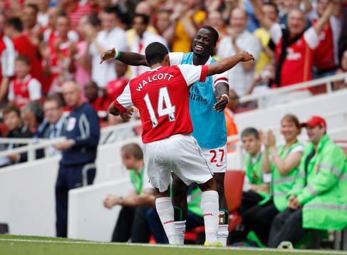 Emmanuel Eboue och Theo Walcott, Arsenal, glädje, jubel
