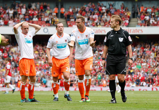Mike Jones, domare, Ian Evatt, Blackpool