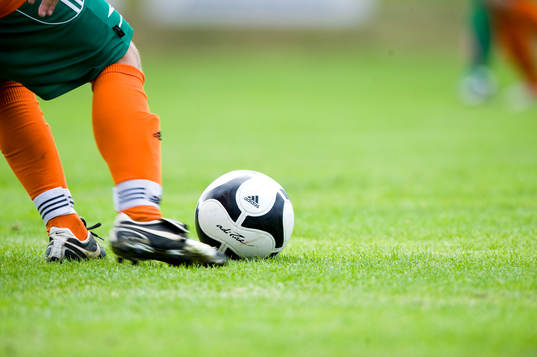 Fot, fotboll, fotbollssko, tillslag på boll