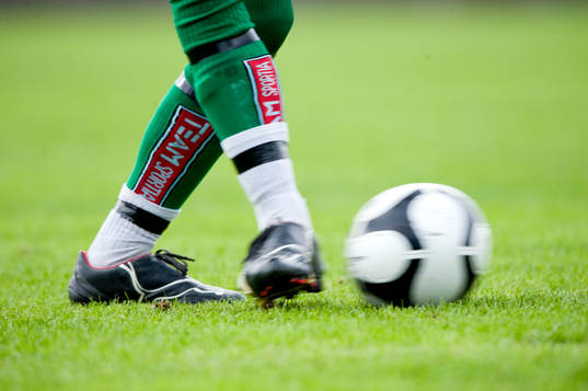 Bredsida, fot, fotboll, gräsmatta
