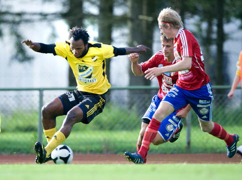 Guyguy Lema, Hässleholm, sysselsätter två motståndare