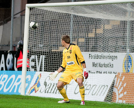 Kristoffer Nordfeldt, målvakt är chanslös, mål