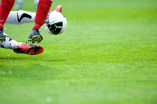 Fot, boll, gräs, gräsmatta, tackling, glidtackling