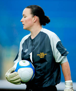 Nicola Davies, målvakt, Wales hade en tung kväll