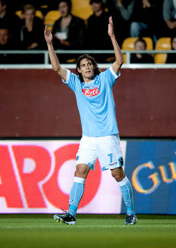 Cavani gör 0-2  till Napoli. Jubel