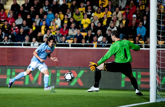 Cavani gör 0-2  till Napoli
