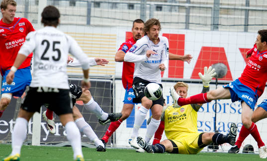 Magnus Wikström, Örebro och Pär Hansson, målvakt,