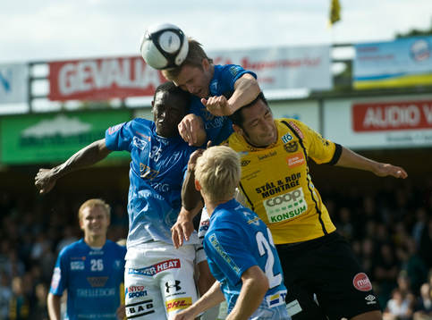 Peter Abelsson och Ibrahim Koroma, Trelleborg, Juan