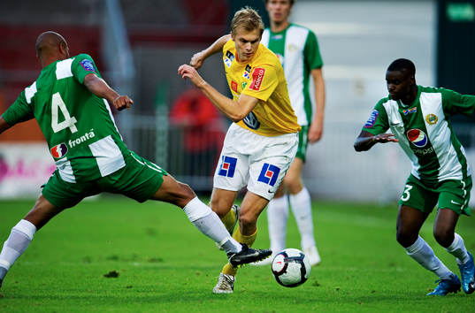 Petter Lennartsson, Jönköping, tar sig förbi Christian