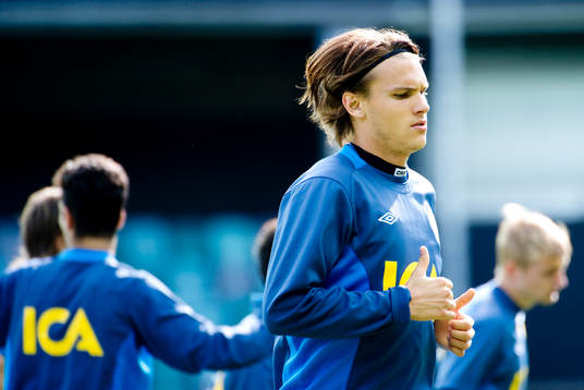 Albin Ekdal grinar illa
