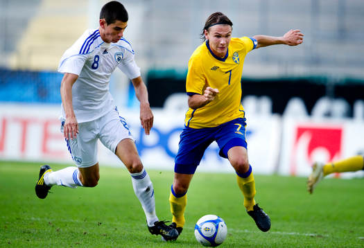 Albin Ekdal grinar illa