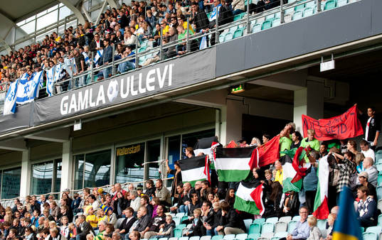 Aktion från palestinska sympatisörer kräver att matchen