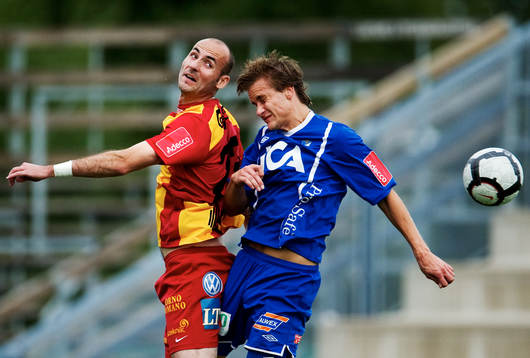 Dinko Felic, Syrianska, vinner en luftduell