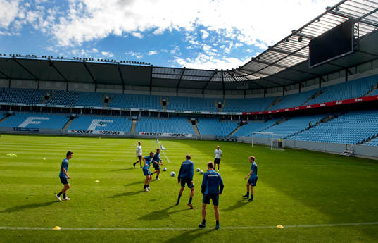 Svenska landslaget tränar på Swedbank stadion i Malmö
