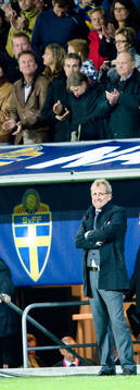 Erik Hamrén, förbundskapten, hyllas med stående ovationer