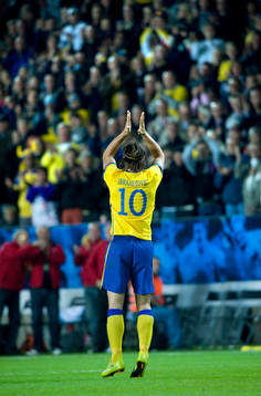 Zlatan Ibrahimovic  utgår. Tack till publiken