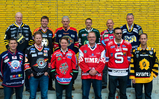 Bakre raden från vänster: Roger Melin, tränare, AIK,