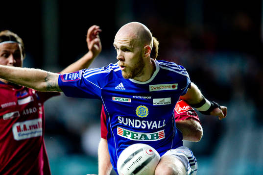 Hannes Sigurdsson, Sundsvall tar ned bollen på låret