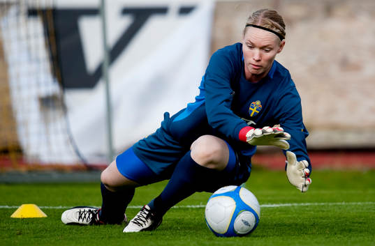 Hedvig Lindahl, målvakt