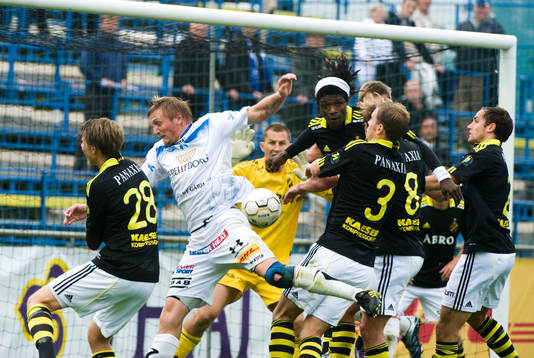 Fredrik Jensen, Trelleborg, stör i AIK