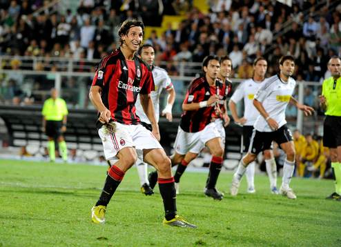Zlatan Ibrahimovic, Milan skjuter straff men missar