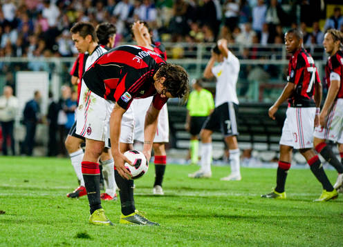 Zlatan Ibrahimovic, Milan skjuter en straff men missar