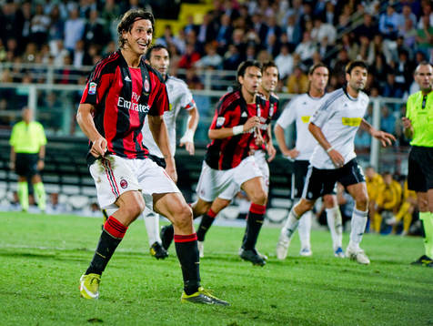 Zlatan Ibrahimovic, Milan skjuter en straff men missar
