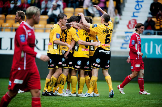 Martin Ericsson, Elfsborg, gör 1-0 på straff. Jubel