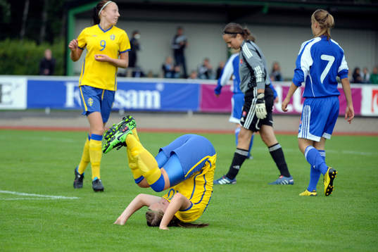 Elin Rubensson, Sverige jubel och gör en kullerbytta