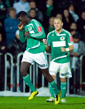 Alagie Sosseh och Magnus Eriksson, Väsby, jubel