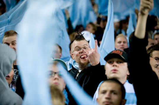 Glada supportrar