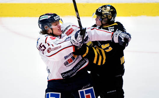 Martin Ylven Laumann, Linköping, och Stefan Johansson, AIK