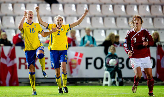 Nilla Fischer, Charlotte Rohlin, Sverige jubel