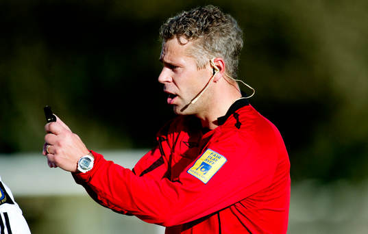 domare Tobias Mattsson (visselpipa)