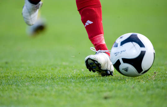 Fot, fotboll, gräs