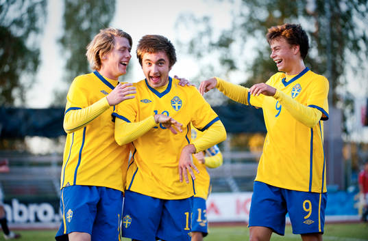 Mujo Tankovic, Sverige jublar och gör sin segergest. Jubel