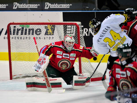 Johan Andersson, AIK och Johan Holmqvist, målvakt Frölunda