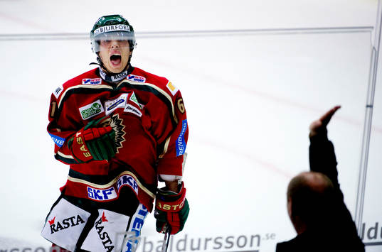 William Wallén, Frölunda avgör på straff, jubel