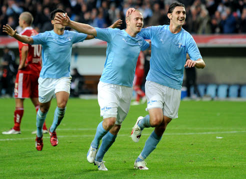 jiloan Hamad, Daniel Larsson, och Agon Mehmeti, Jubel