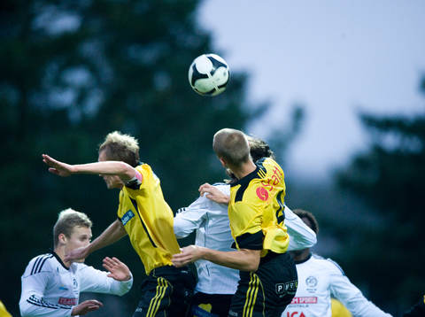 Höjdduell, Bobby Alm Nilsson och Adam Larsson, IFK