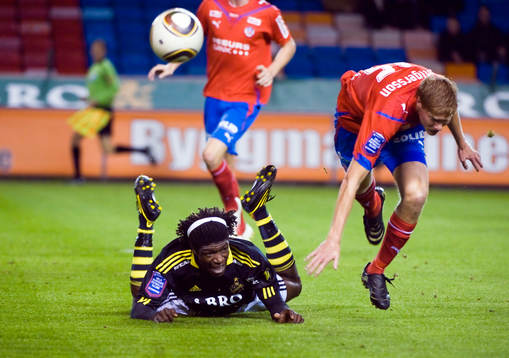 Mohamed Bangura, AIK och Markus Holgersson, Helsingborg