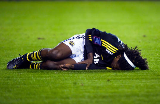 Mohamed Bangura, AIK. Skada, smärta