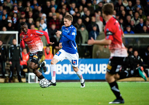 Ibrahim Koroma, Trelleborg och Paulus Roiha, Åtvidaberg
