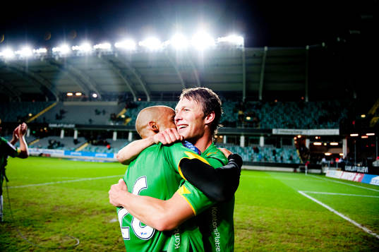 Jimmy Tamandi och Eyjolfur Hedinsson, GAIS jubel, glädje,