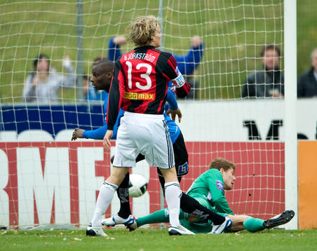 Joe Sise, Halmstad, jubel, Kristoffer Nordfeldt, målvakt,