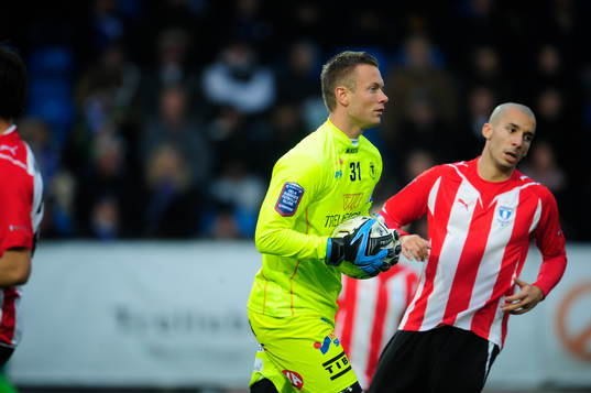 Guillermo Molins, Malmö och Viktor Noring, målvakt,
