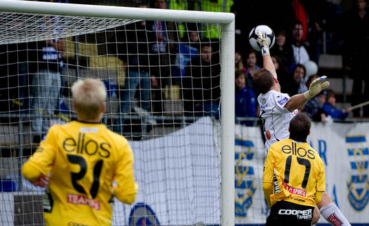 Stefan Ishizaki, Elfsborg, gör 2-1 bakom Henrik