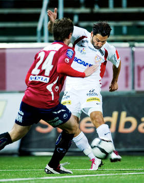 Stefan Batan, Assyriska, skjuter mot mål