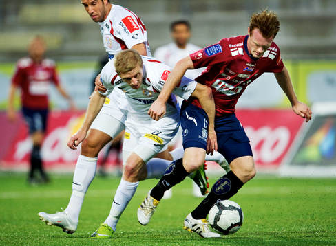 Andreas Haddad och Xhevdet Llumnica, Assyriska, kämpar mot